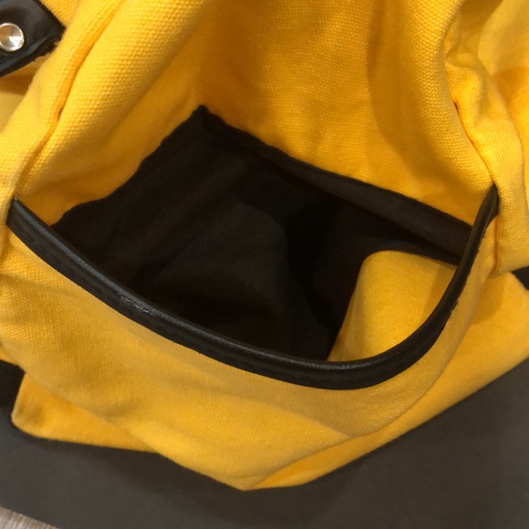 Disney Winnie The Pooh Overnight Bag - Picture 6 of 11